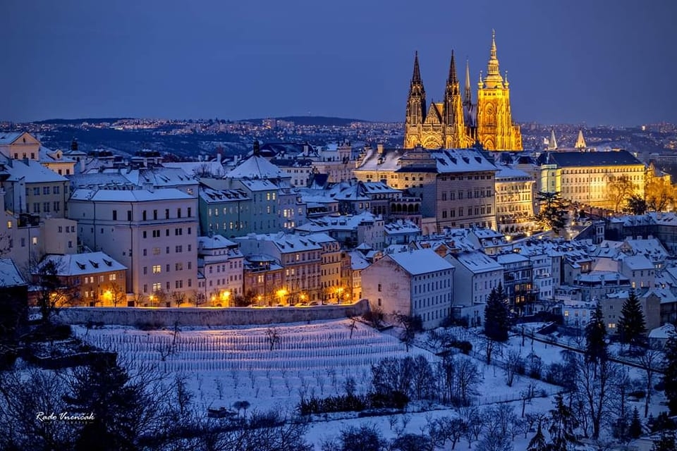 Zimní pohled na hrad z Petřína